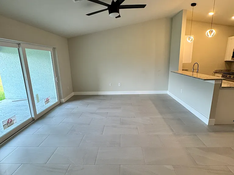 738 Gilbert Ave S — Photo 8