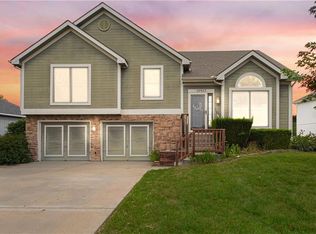 10927 N Madison Ave, Kansas City, MO 64155