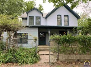 1002 SW 5th St, Topeka, KS 66606