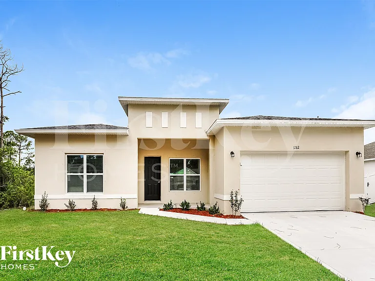 1282 Amelia Ave SW — Photo 1