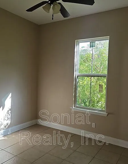 4235 Hollygrove St — Photo 5