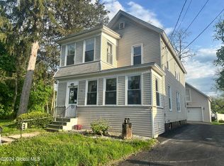35 Ellsworth St, Amsterdam, NY 12010