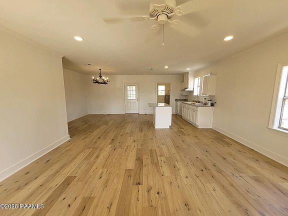 3rd image of 1020 Iberia St