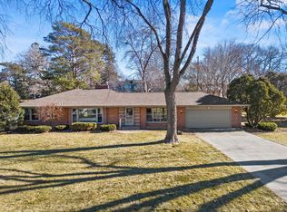 5525 Glengarry Pkwy, Edina, MN 55436