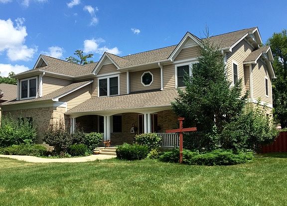 2nd image of 931 S Vail Ave