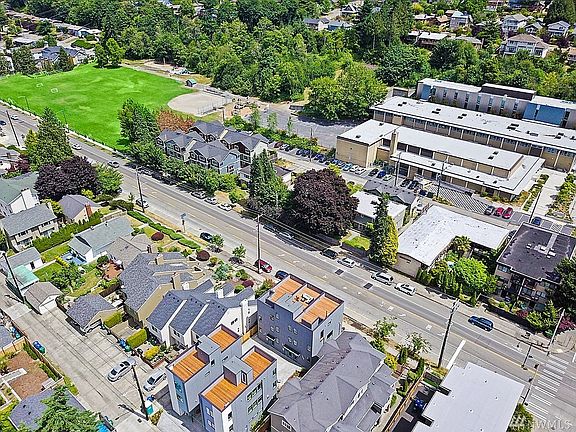 2nd image of 5445A Fauntleroy Way SW