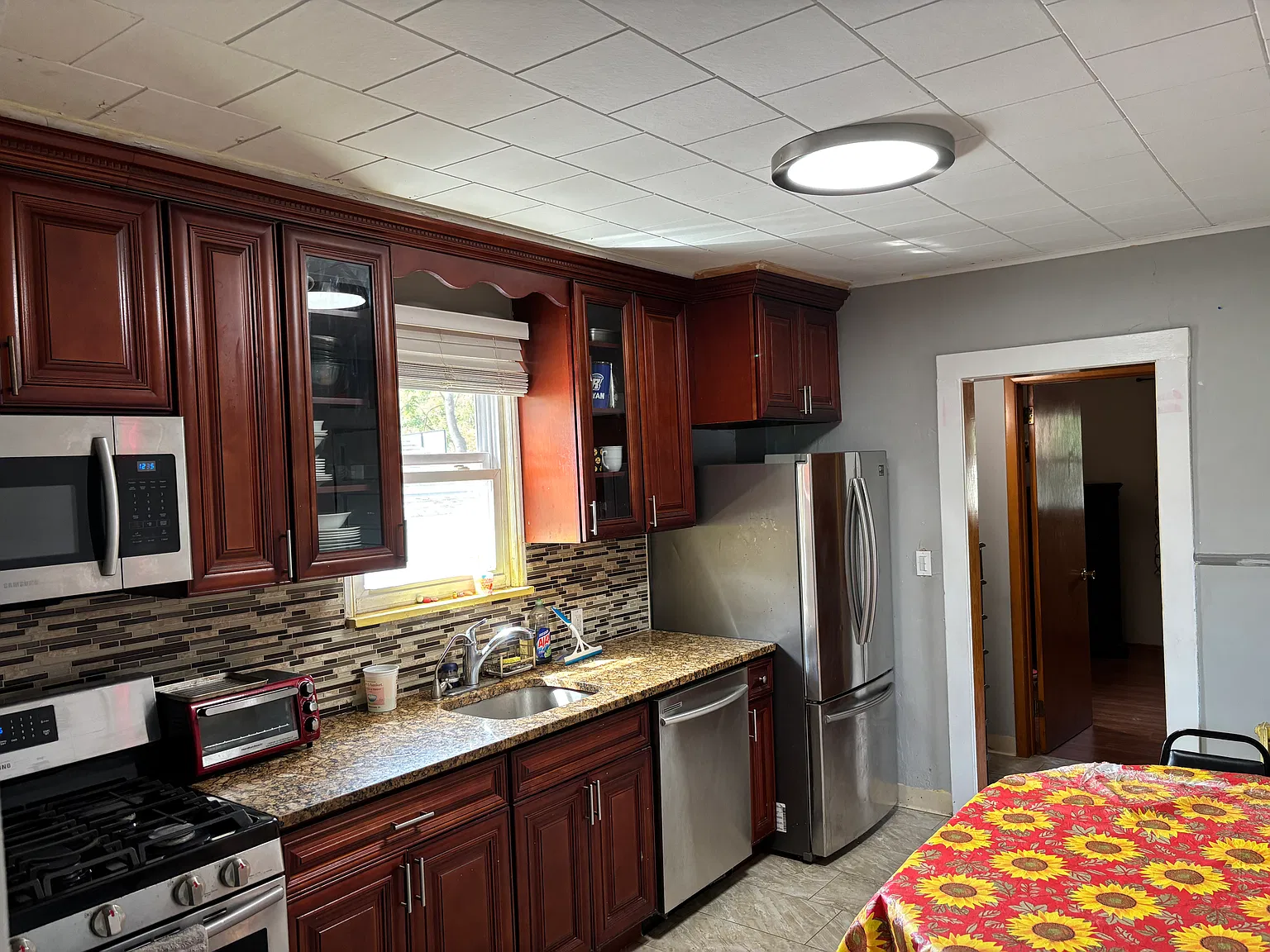 1 bed, 1.5 bath, 1012 sqft, $1,200 — Photo 4