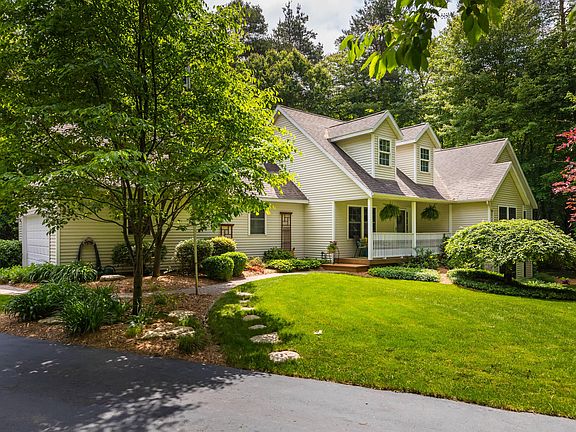 2nd image of 3298 Bloomington Hills Dr SE