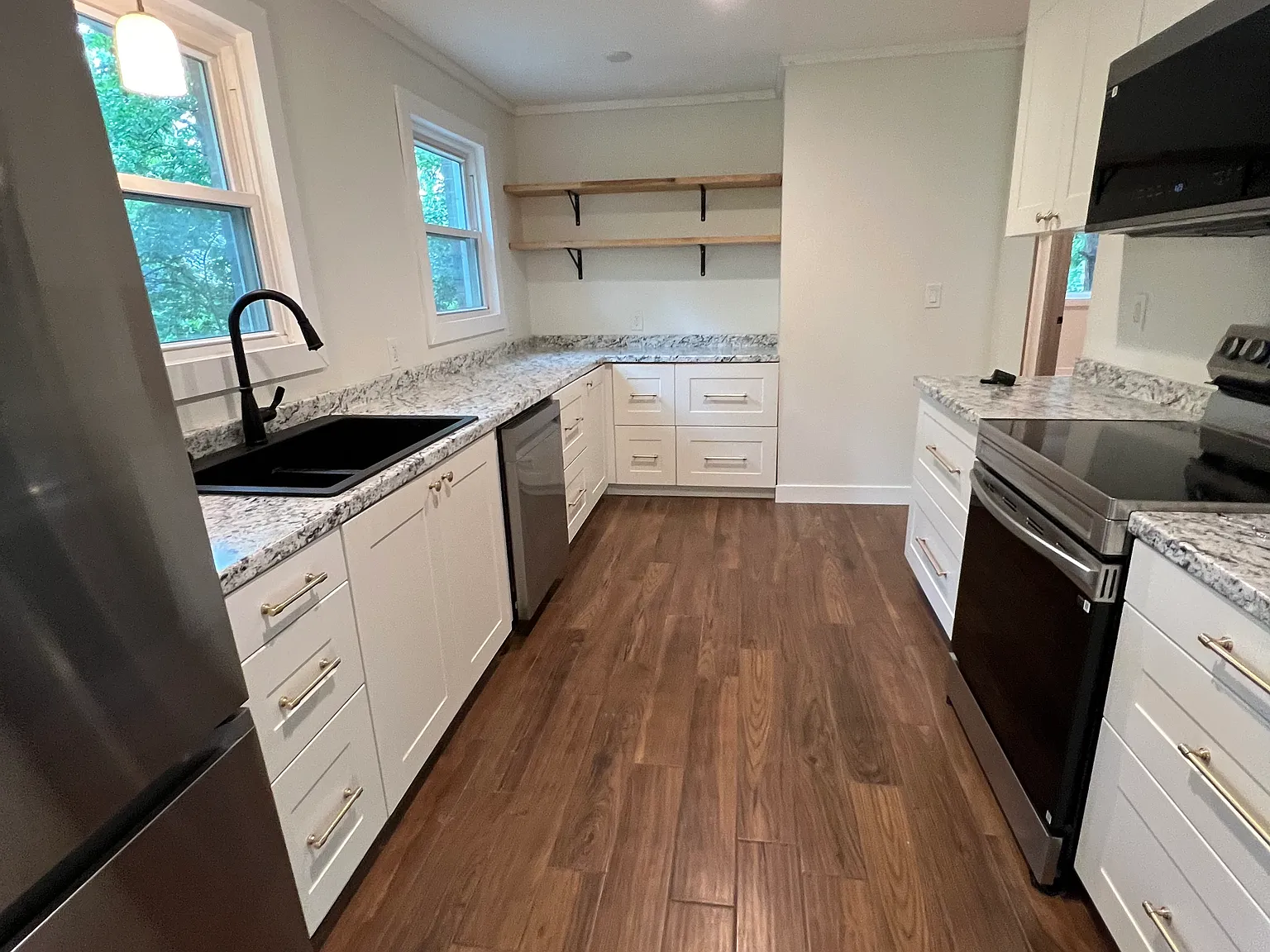 4 bed, 1800 sqft, $2,500 — Photo 2