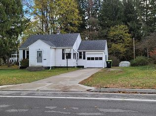 215 W South St, Greenville, MI 48838