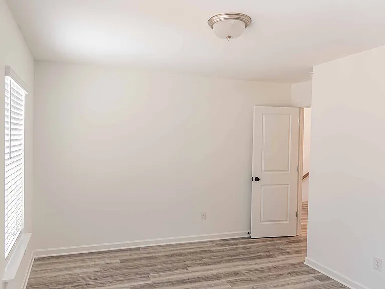 3361 Pepperpike Ct — Photo 20