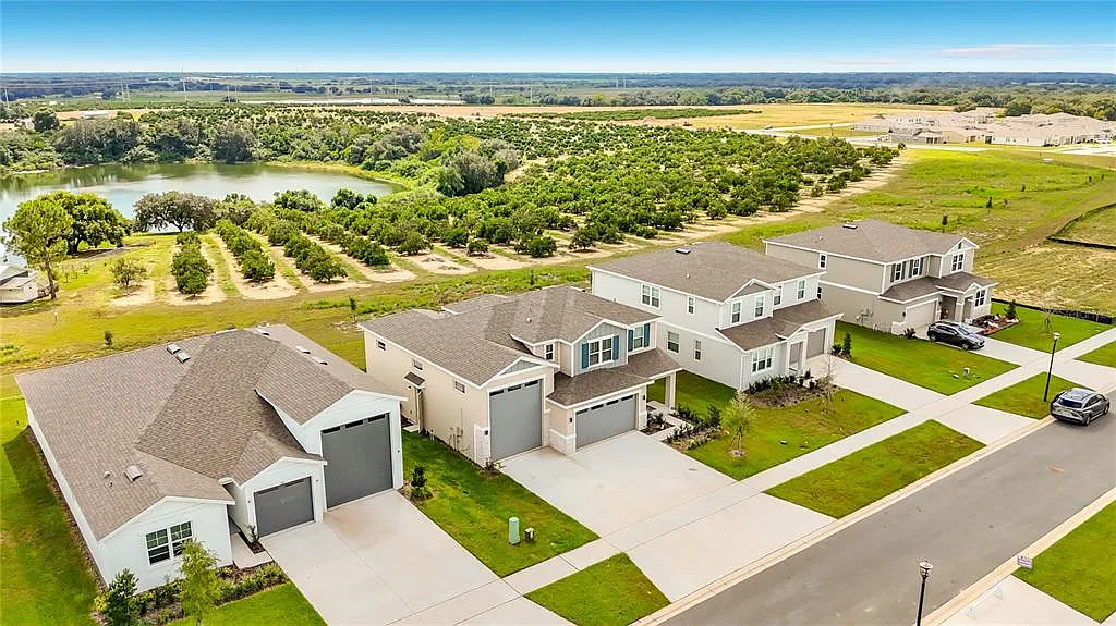 4 bed, 2.5 bath, 2132 sqft, $2,595 — Photo 4