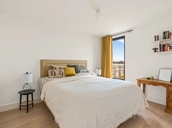 762 Park Place image 4 of 6