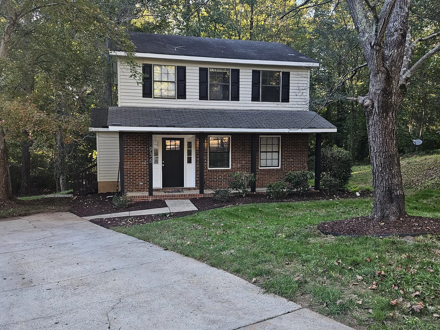 3 bed, 2.5 bath, 1368 sqft, $1,950 — Photo 2