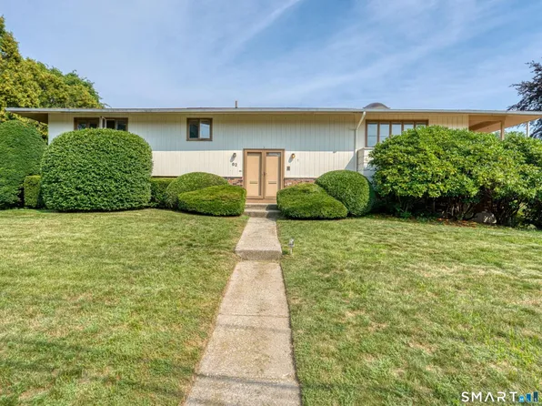 62 Admiral Drive, New London, CT 06320