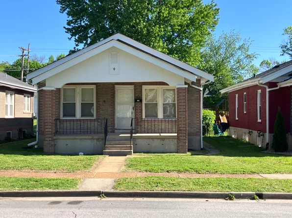 1164 Jackson St, Saint Charles, MO 63301