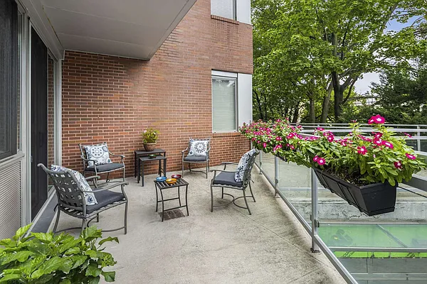 Sold by Compass | media 2