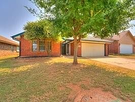 3rd image of 405 Crestland Dr