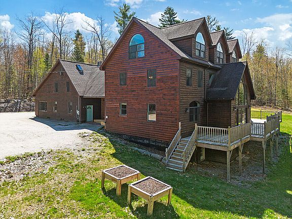 3rd image of 1194 Mercer Road