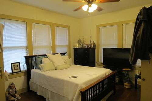 2nd image of 448 Comal Ave