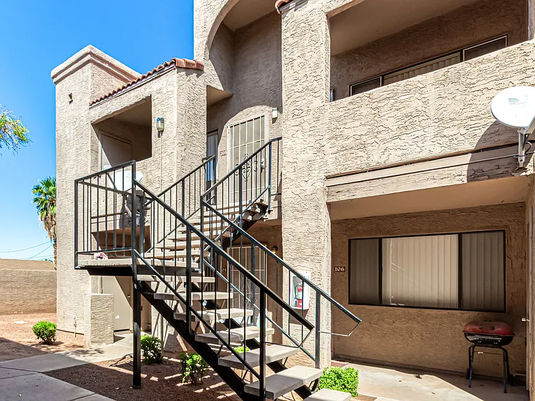 Goldcrest Apartments — Photo 3