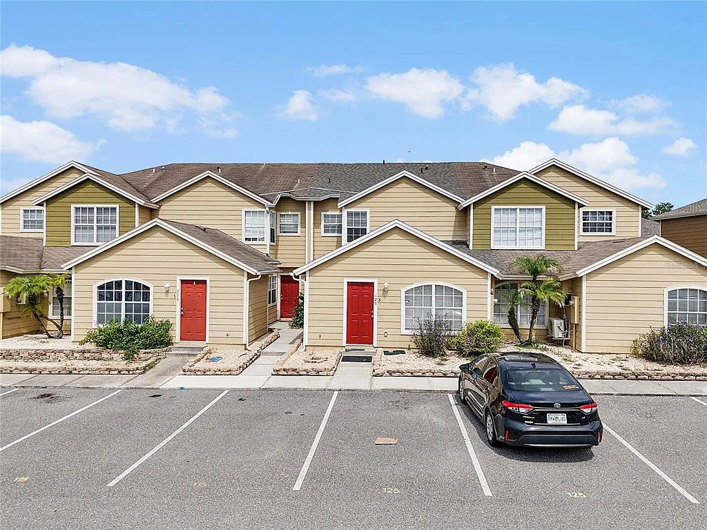 3 bed, 2.0 bath, 1400 sqft, $1,795 — Photo 3