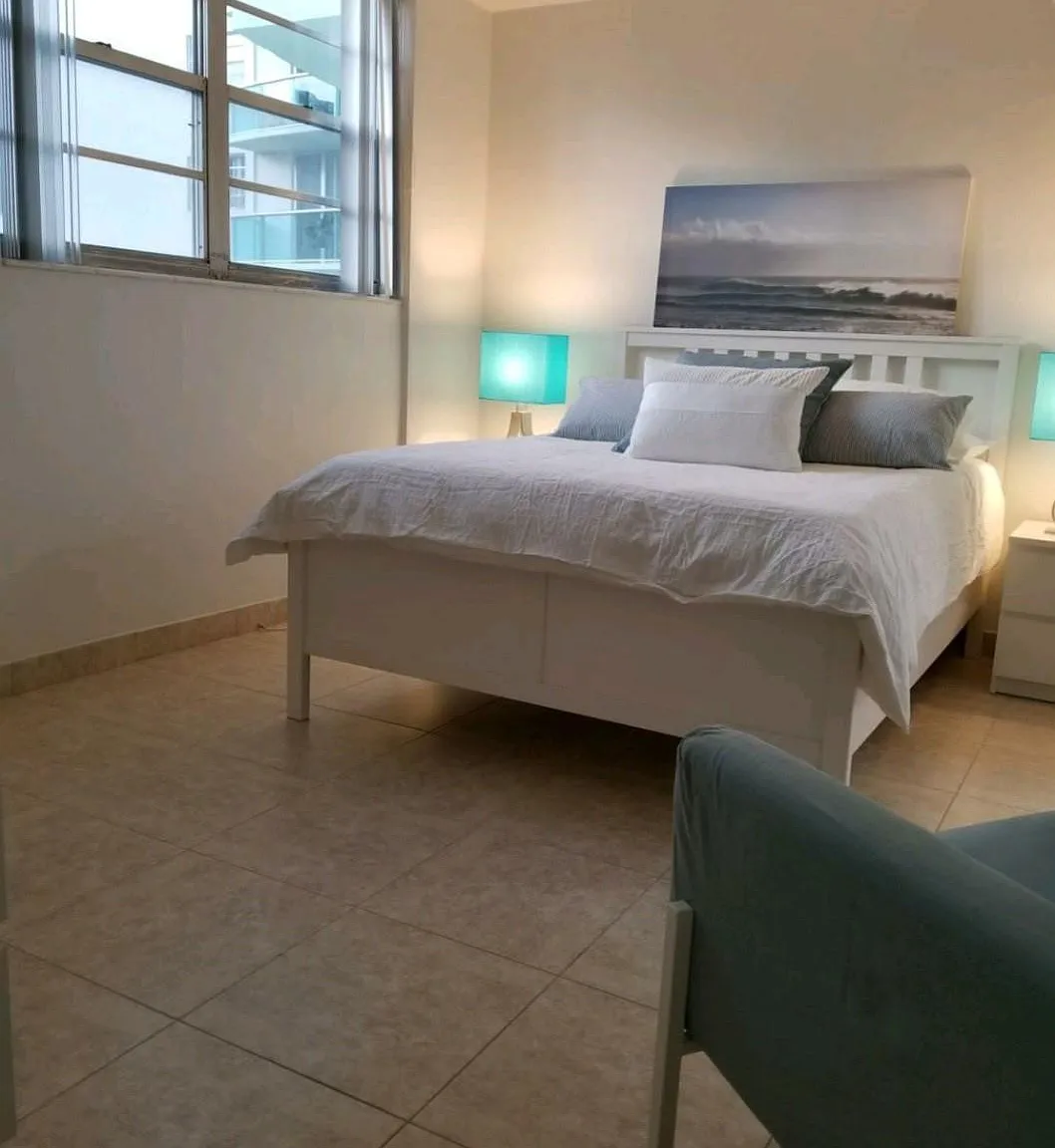 1 bed, 1.0 bath, 812 sqft, $2,400 — Photo 2