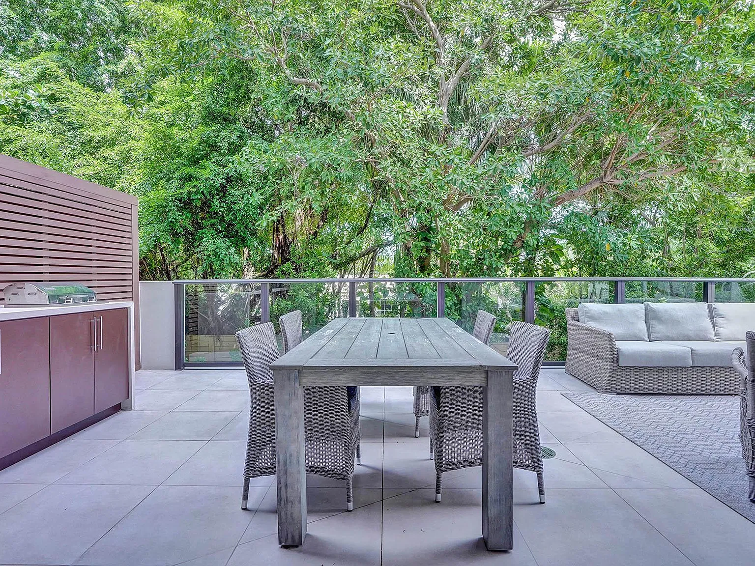 3 bed, 3.5 bath, 2306 sqft, $10,000 — Photo 3