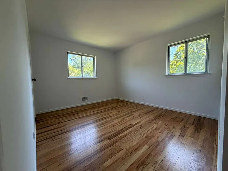 4 Greentree Dr — Photo 14