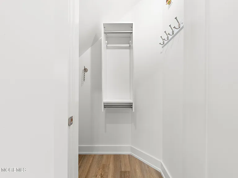 427 Hoyt St — Photo 27