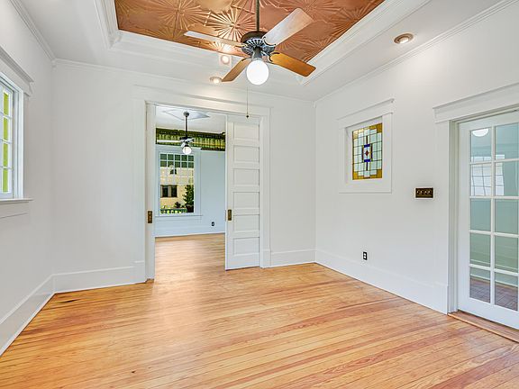 5th image of 1006 Shelley Ave