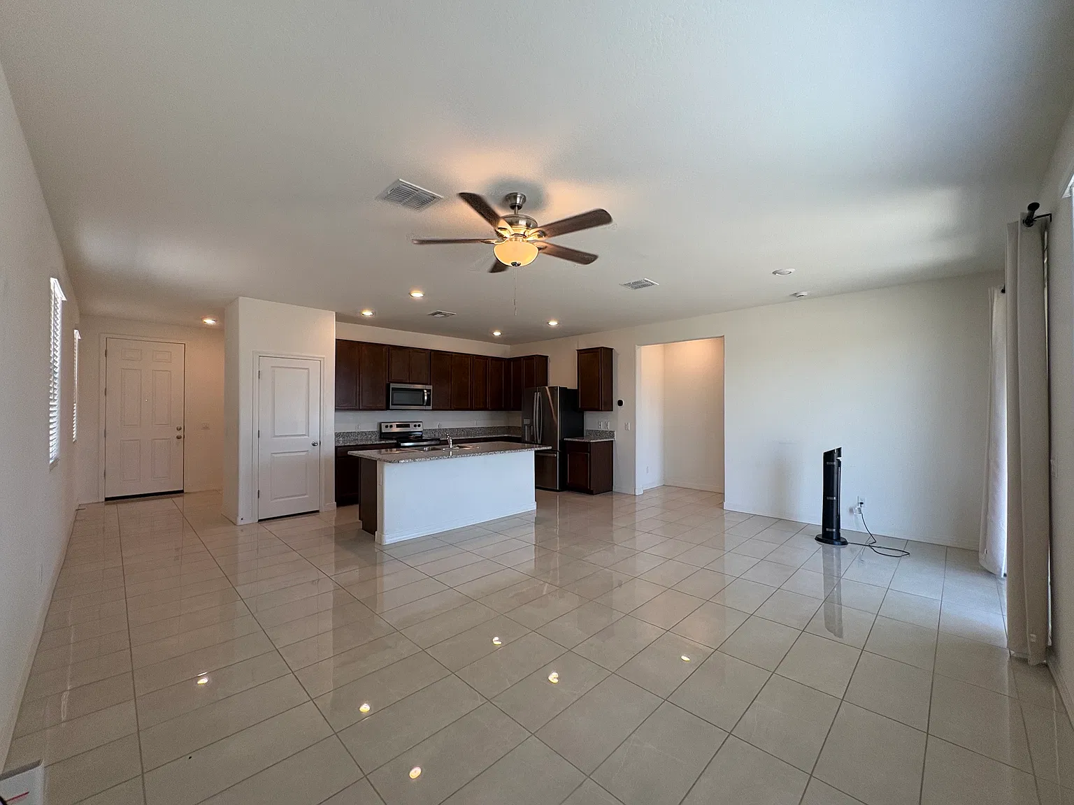 3 bed, 1458 sqft, $1,650 — Photo 3