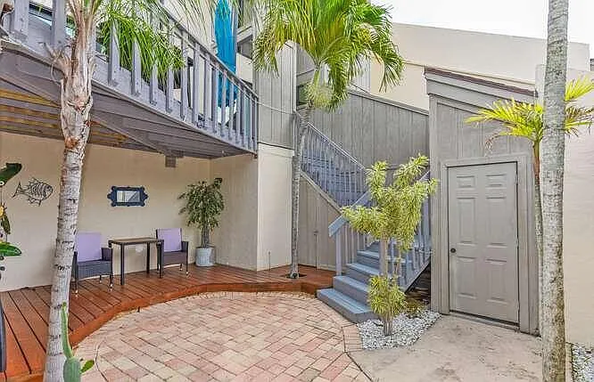 2 bed, 2.0 bath, 1160 sqft, $2,500 — Photo 4