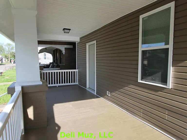 610 Jefferson Ave — Photo 3