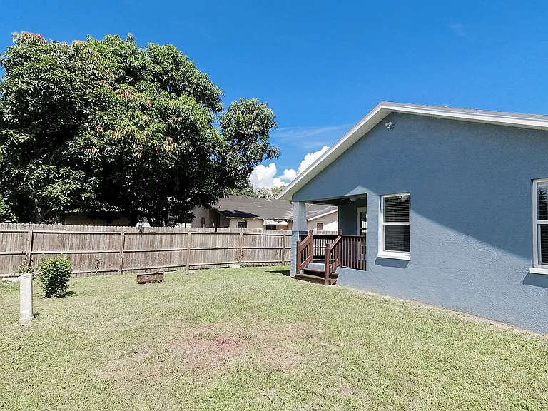 1313 E Cayuga St — Photo 28
