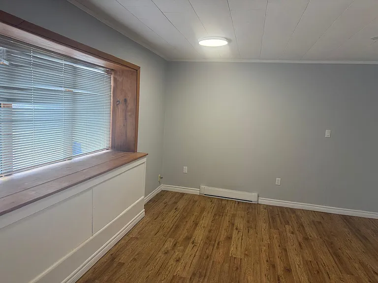 129 Main St — Photo 8