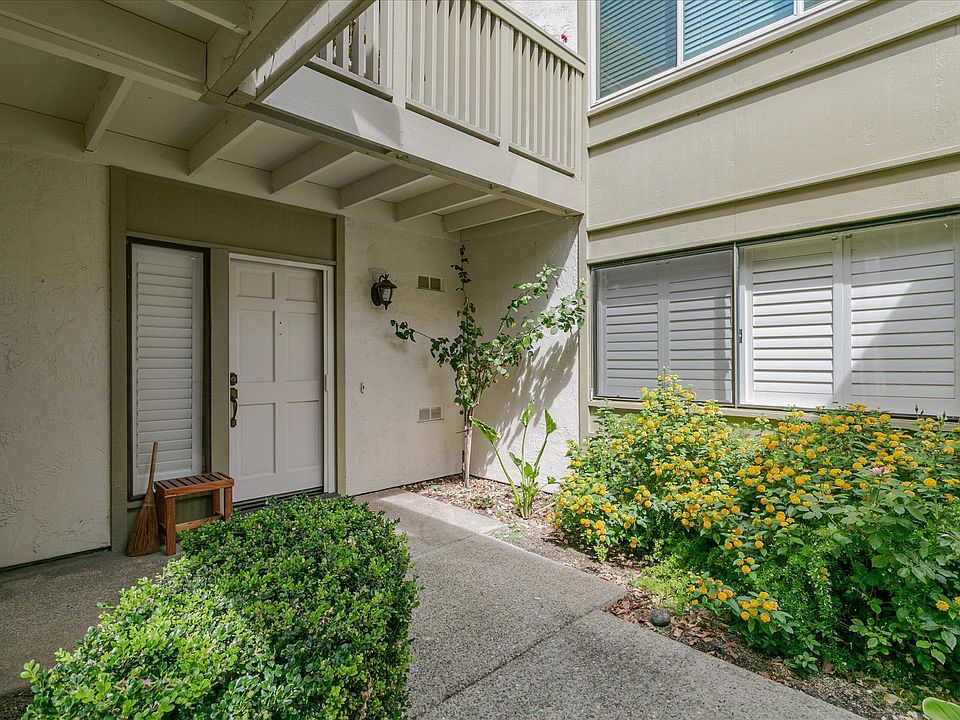 1st image of 8027 Pinot Noir Ct