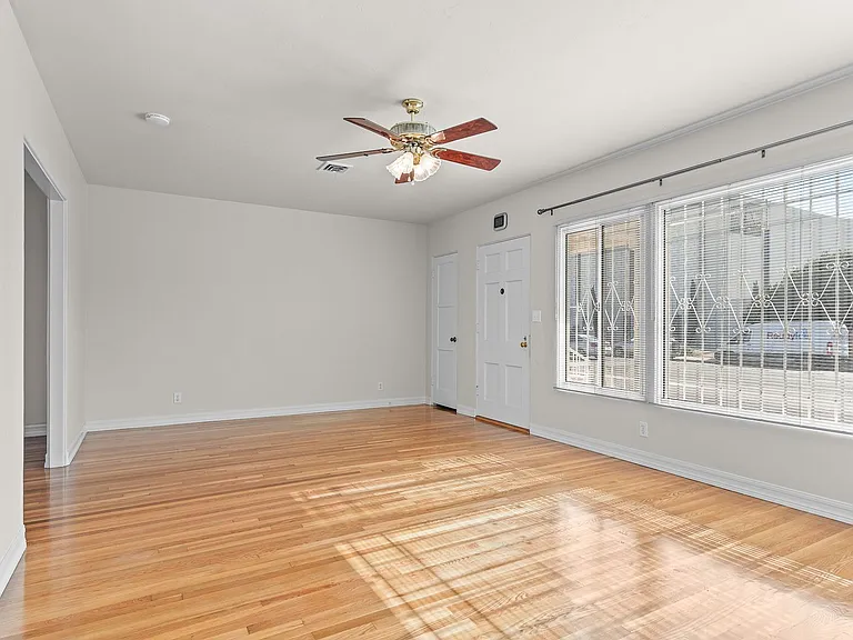 4734 College Ave — Photo 3