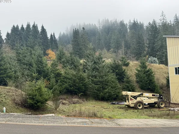 235 SW Sternwheeler Dr #25, Cascade Locks, OR 97014