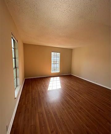 3rd image of 1316 Aline St #29