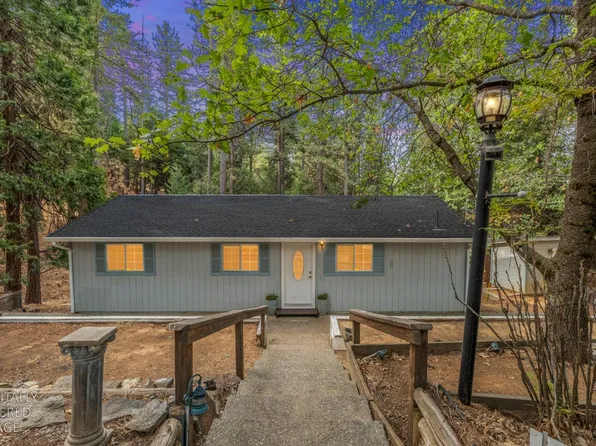 5648 Sierra Springs Dr, Pollock Pines, CA 95726