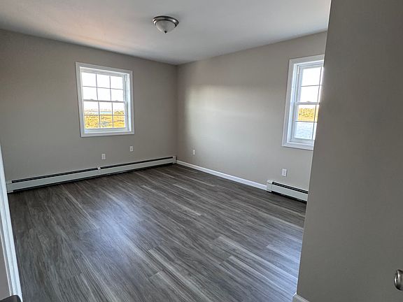 3rd image of 62-04 Hillmeyer Rd #2