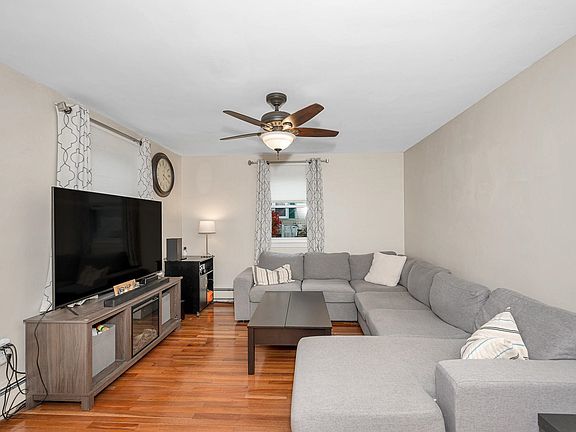 3rd image of 18 Pasadena Avenue