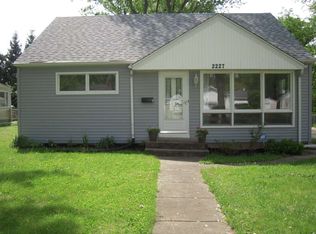 2227 Arizona Ave, Rockford, IL 61108
