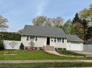 306 Howard St, Washington Township, NJ 07676