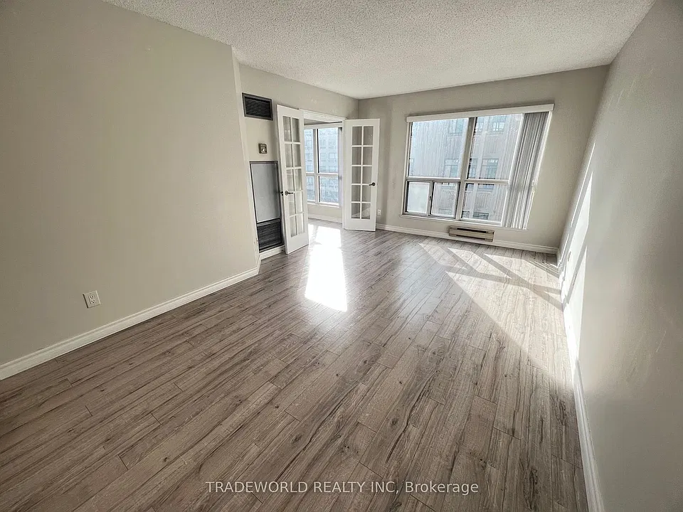 7 Carlton St #808