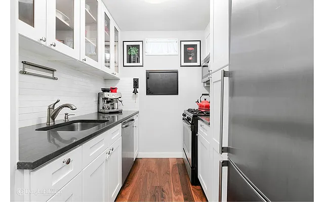 Sold by Douglas Elliman | media 19