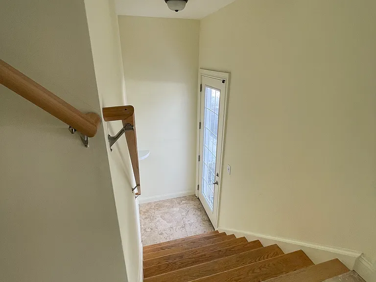 157 W Main St #4 — Photo 4
