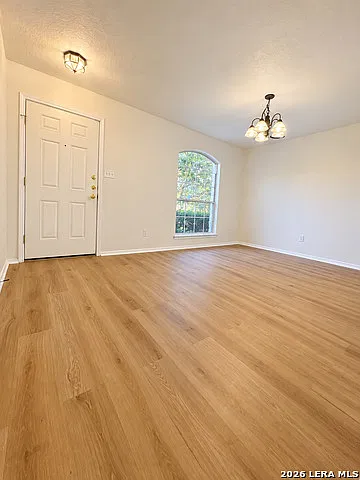 3 bed, 2.0 bath, 1660 sqft, $1,700 — Photo 2