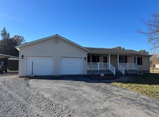 555 Beeny Rd, Manitou, KY 42436